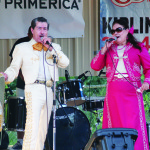 Martín Santos y Vicky Santos, con el folclor mexicano.