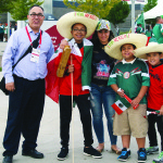 Apoyando al equipo mexicano, en tierra estadounidense.