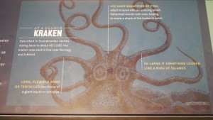 El Kraken tiene brazos flexibles y es tan largo que aveces parece como un anillo de islas.