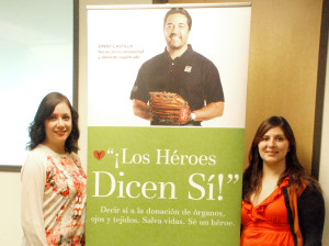 Mirna Panza Coordinadora de Apoyo a la Familia en Donor Alliance y Angelica Barajas coordinadora Multicultural en Donor Alliance. (Fotos: LPDC/Mary A. Flores.