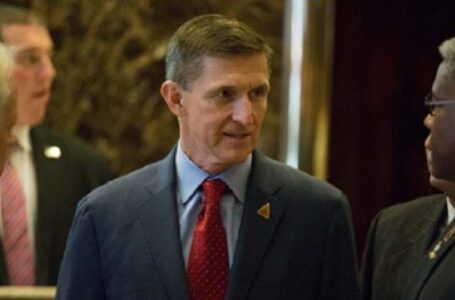 Flynn: La gente debería indignarse por lo que los demócratas intentaron hacer en EU.