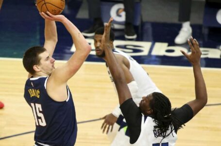 Los Nuggets de Denver iniciaron el 2021 en casa