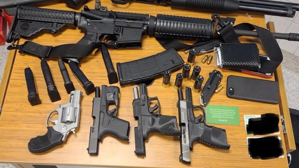 Legisladores piden reforma de armas