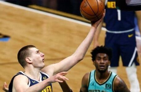 Los Nuggets siguen su camino que no parece muy fácil