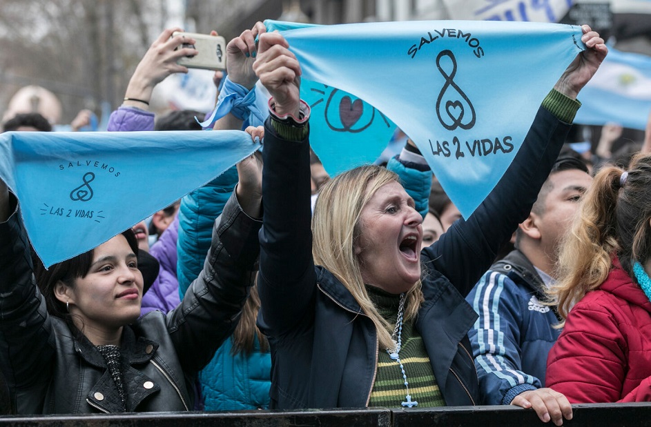 TRIUNFO PROVIDA: Juez ordenó suspender la ley del aborto en toda Argentina