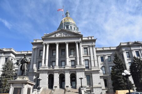 Colorado: Corte de apelaciones dice que legisladores republicanos pueden impugnar la ley de bandera roja