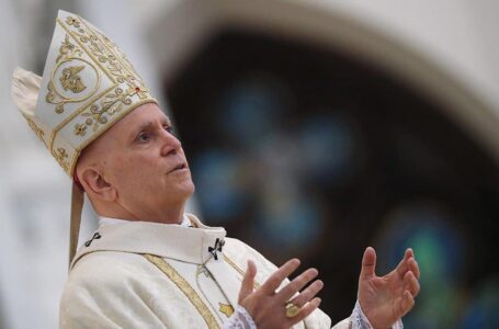 Arzobispo Aquila emite declaración contra la llamada “Ley de protección de la salud de la mujer”