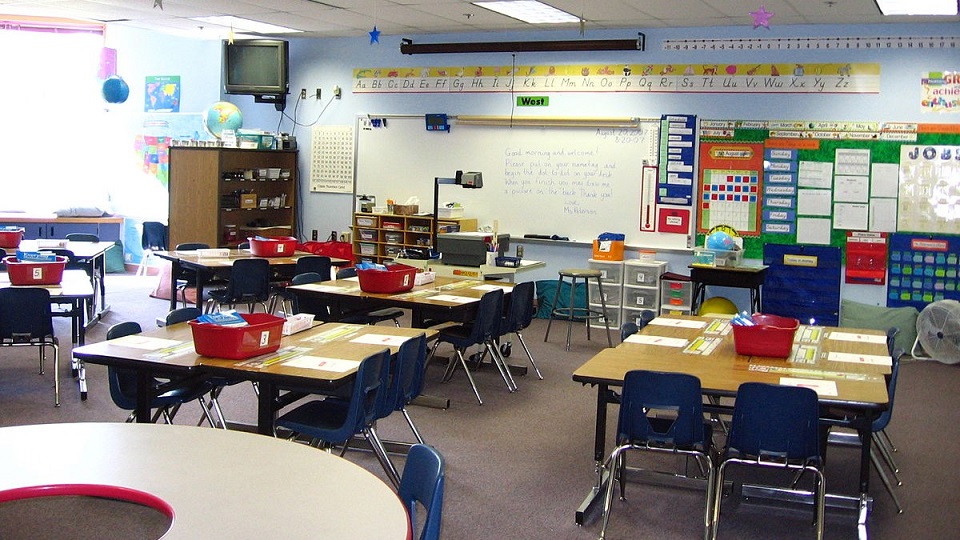Las escuelas de Colorado siguen en la lucha por retener a los maestros
