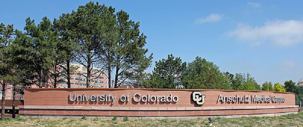 Demandan a la Universidad de Colorado por negar la exención religiosa de la vacuna COVID