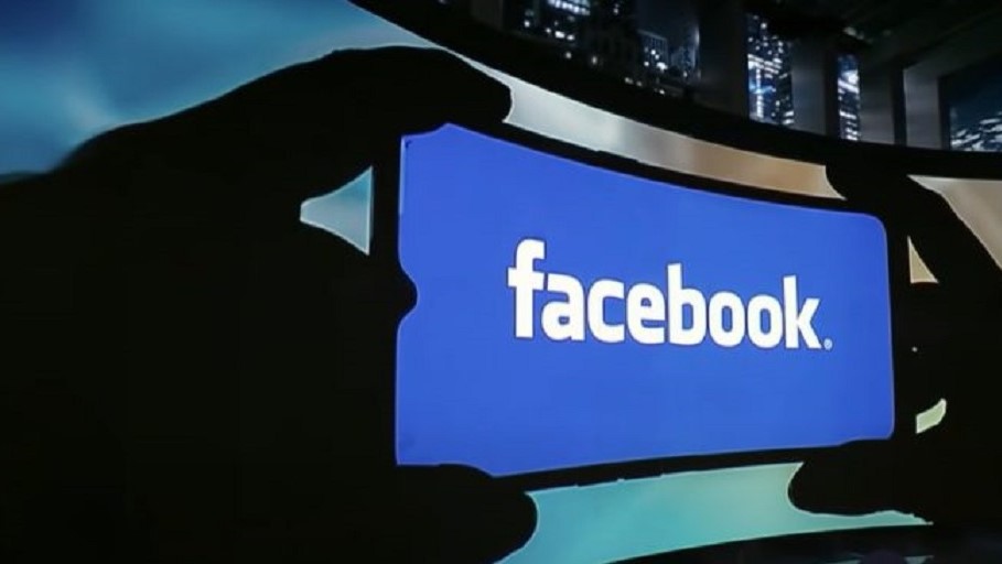 Facebook es cuestionado por permitir a traficantes de personas anunciarse en su plataforma