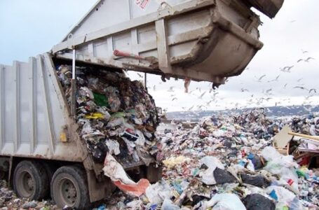 Denver quiere comenzar a cobrar por la recolección de basura por volumen