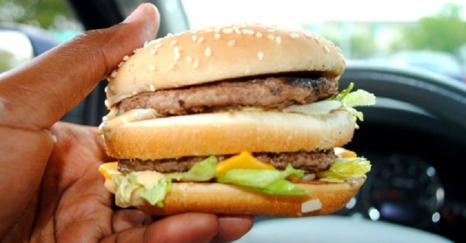 Hombre demanda a McDonald’s y Wendy’s por vender hamburguesas diferentes a las publicitadas