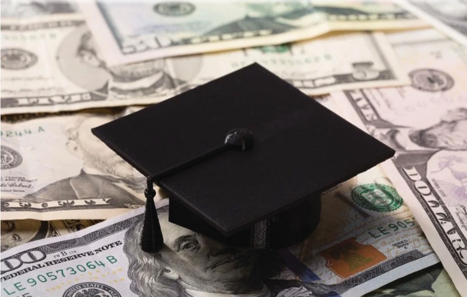 Alerta sobre las estafas con los pagos de préstamos estudiantiles